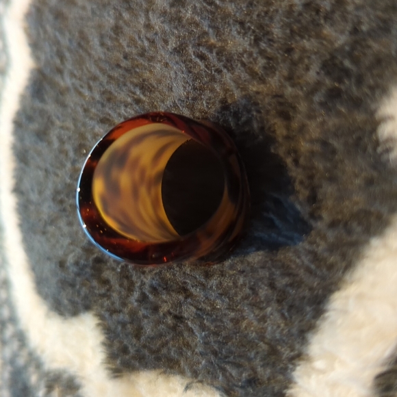 Lucite Large Animal Print Style Shield Ring - Sz 8 - Picture 8 of 12